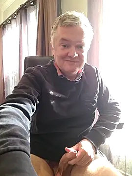 MichOxxford online show from October 2025 05:53:01 AM