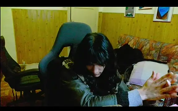 calliemaggotbone online show from December 2025 02:45:01 PM