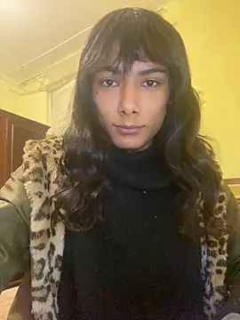 calliemaggotbone online show from December 2025 12:20:02 PM