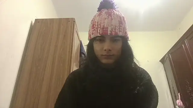 calliemaggotbone online show from January 2026 06:04:02 PM