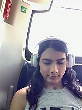 Snapshot of calliemaggotbone chatting on June 2026 12:11:02 PM calliemaggotbone online show from June 2026 12:11:02 PM