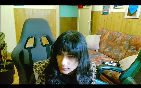 calliemaggotbone online show from December 2025 02:09:01 PM