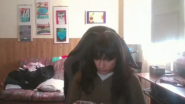 calliemaggotbone online show from November 2025 01:44:02 PM