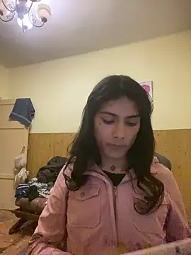 calliemaggotbone online show from April 2026 05:04:02 PM