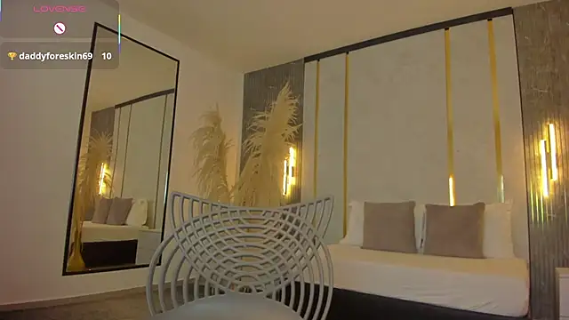 riley sierra online show from October 2025 12:48:02 PM