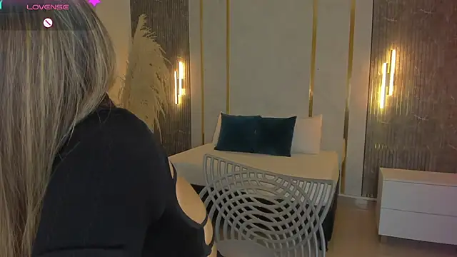 riley sierra online show from February 2026 01:00:02 PM