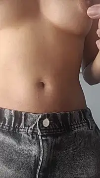 Snapshot of Miia_Petitte chatting on April 2026 07:06:02 PM Miia Petitte online show from April 2026 07:06:02 PM