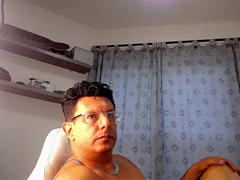 Snapshot of pedropicapi chatting on November 2025 07:50:01 PM pedropicapi online show from November 2025 07:50:01 PM