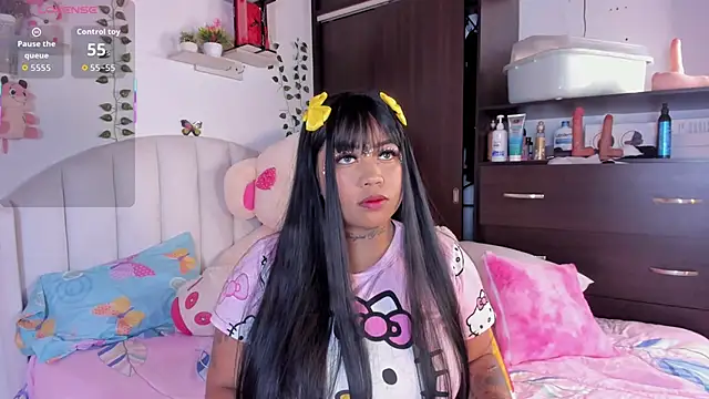 Emily restrepo online show from April 2026 05:47:01 AM