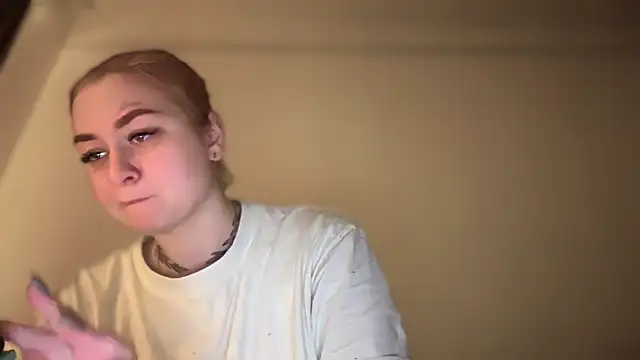 Snapshot of Isabel-Bailey chatting on December 2025 09:05:01 PM Isabel-Bailey online show from December 2025 09:05:01 PM