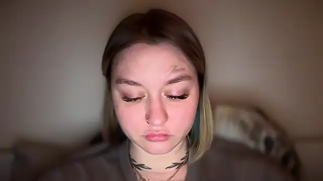 Snapshot of Isabel-Bailey chatting on November 2025 10:15:02 PM Isabel-Bailey online show from November 2025 10:15:02 PM