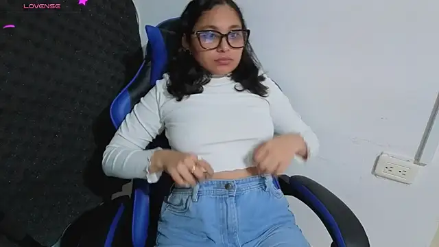 Cuteprincess21 online show from April 2026 01:13:01 PM