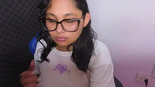 Cuteprincess21 online show from April 2026 07:42:01 PM