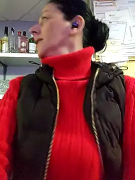 Snapshot of bruneta_sexy23 chatting on March 2025 07:01:01 AM bruneta sexy23 online show from March 2025 07:01:01 AM