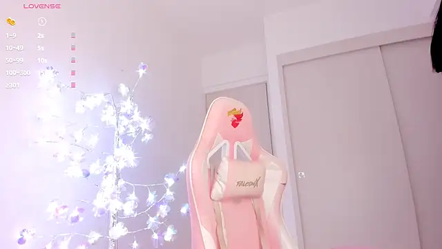 mia yourmommy online show from December 2025 12:59:02 AM