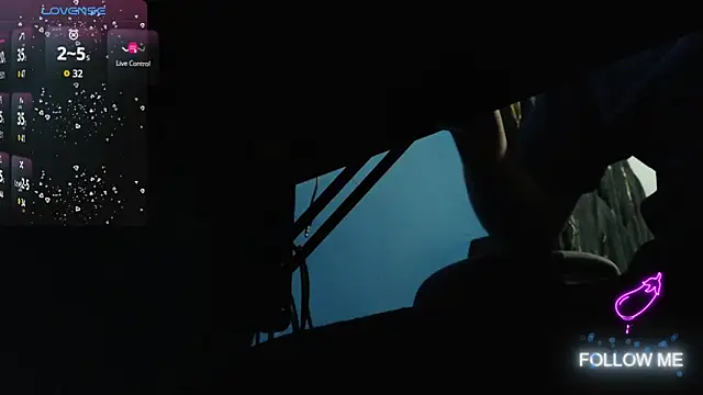 Tom kio online show from February 2026 11:04:02 PM