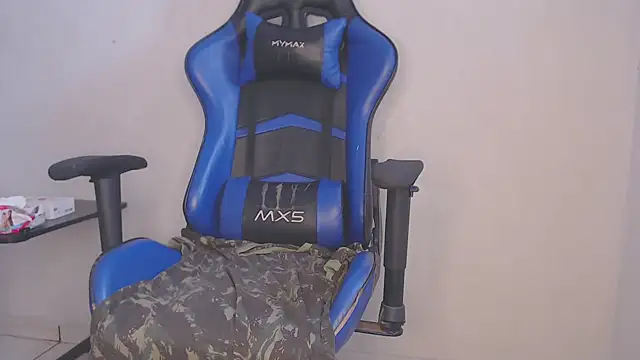 Snapshot of Rafaelayamazaki chatting on September 2025 03:41:02 PM Rafaelayamazaki online show from September 2025 03:41:02 PM