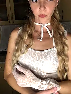 Kristina03 online show from November 2025 10:25:01 PM