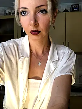 Kristina03 online show from November 2025 09:18:02 PM