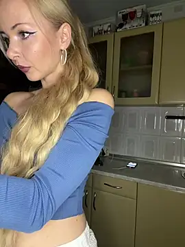 Kristina03 online show from February 2026 09:32:02 PM