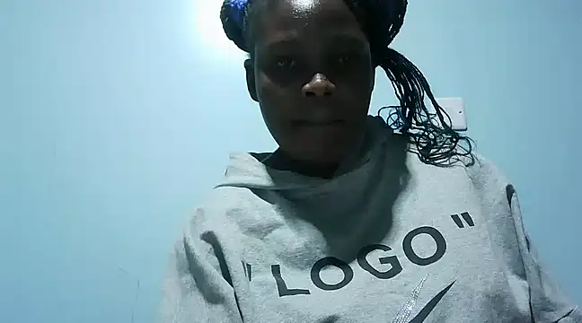 Snapshot of cute_roxie chatting on February 2025 10:26:02 PM cute roxie online show from February 2025 10:26:02 PM