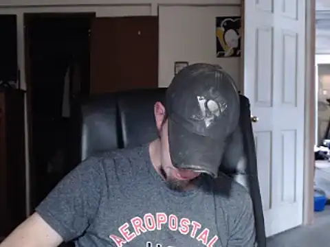 pensguy30 online show from December 2024 06:49:01 PM