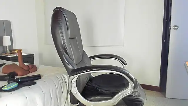 adriana71 online show from March 2026 01:29:01 AM