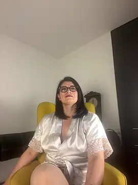 adriana71 online show from May 2026 01:44:02 AM