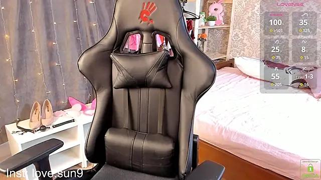 Michel Momsen online show from March 2025 12:12:01 PM