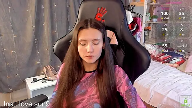 Michel Momsen online show from February 2025 05:09:01 PM