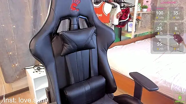 Michel Momsen online show from February 2025 06:19:01 PM