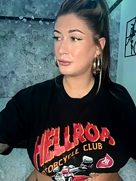 Snapshot of MissyLeeX chatting on October 2025 11:01:02 AM MissyLeeX online show from October 2025 11:01:02 AM