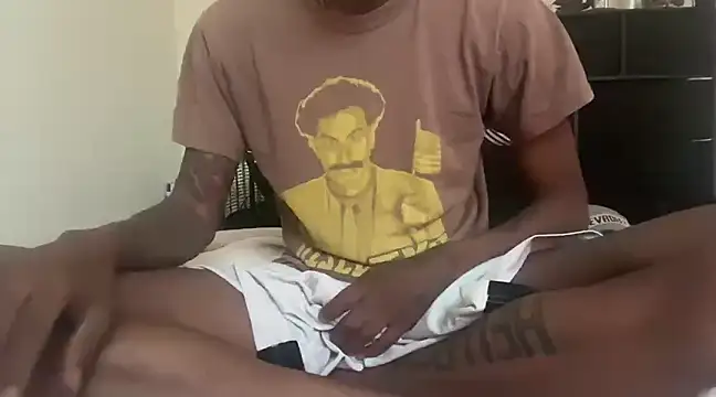 Snapshot of ITSONLYKENNY chatting on February 2025 09:32:01 PM ITSONLYKENNY online show from February 2025 09:32:01 PM