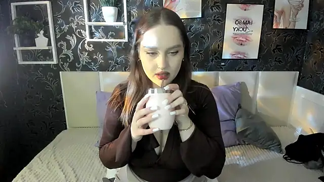 Snapshot of SofiaLovelyC chatting on May 2026 06:06:02 AM SofiaLovelyC online show from May 2026 06:06:02 AM