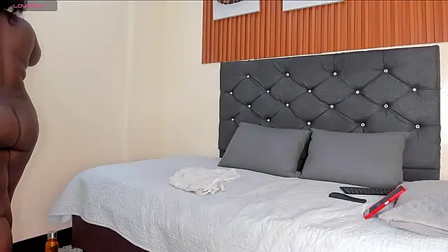 Cristale69 online show from November 2025 03:18:01 AM