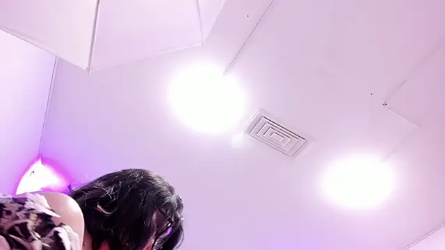 PauletteJ online show from December 2025 11:53:02 AM