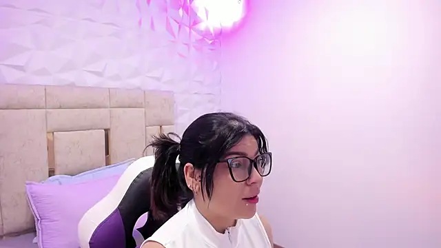 PauletteJ online show from December 2025 11:54:02 AM