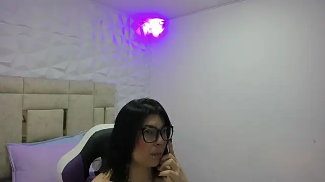 PauletteJ online show from December 2025 11:58:02 AM