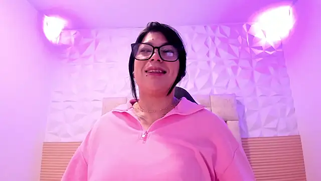 Snapshot of PauletteJ chatting on May 2026 11:42:01 AM PauletteJ online show from May 2026 11:42:01 AM