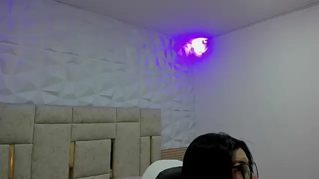 PauletteJ online show from November 2025 11:48:01 AM