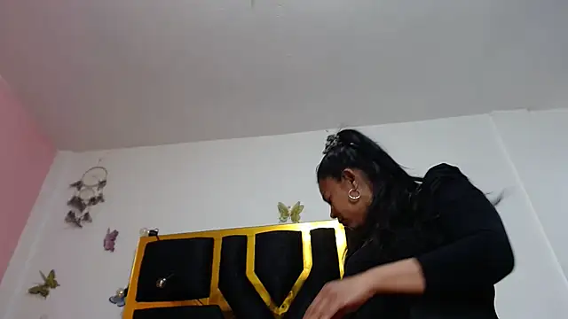 Helennahot online show from March 2025 06:29:01 PM