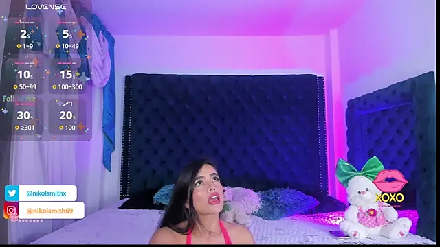 nikolsmithh online show from March 2026 09:11:02 PM