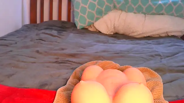 Snapshot of Carolinayoungin chatting on March 2025 09:32:02 PM Carolinayoungin online show from March 2025 09:32:02 PM