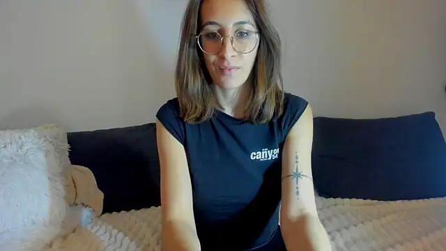 Snapshot of DesireMore90 chatting on February 2026 11:10:01 PM DesireMore90 online show from February 2026 11:10:01 PM