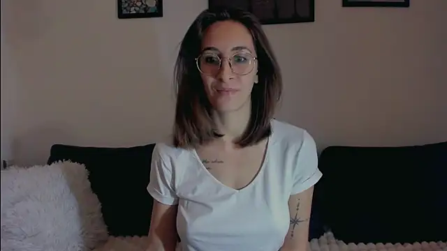 Snapshot of DesireMore90 chatting on February 2026 12:21:01 AM DesireMore90 online show from February 2026 12:21:01 AM