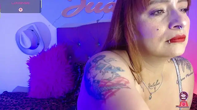 Snapshot of juanitared chatting on June 2026 12:01:02 AM juanitared online show from June 2026 12:01:02 AM