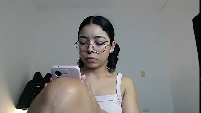 Snapshot of Putaku_San chatting on November 2025 04:40:02 AM Putaku San online show from November 2025 04:40:02 AM