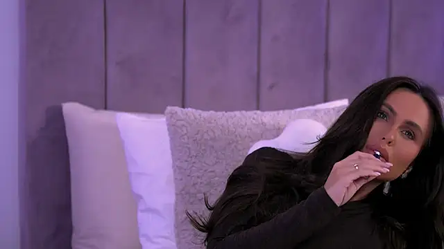 AnaisBellas online show from November 2025 12:32:02 AM