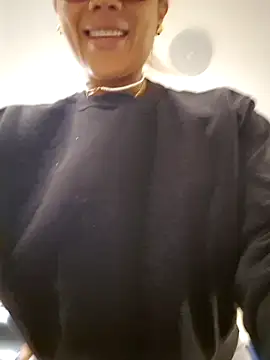 Snapshot of Allana_Squirt chatting on February 2025 08:19:01 PM Allana Squirt online show from February 2025 08:19:01 PM