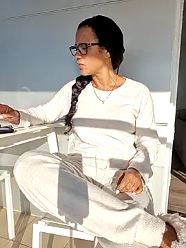 Allana Squirt online show from November 2025 08:37:01 AM